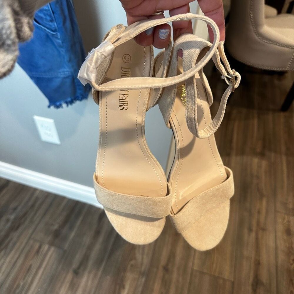Dream Pairs Nude Suede 9.5 Open Toe Heels